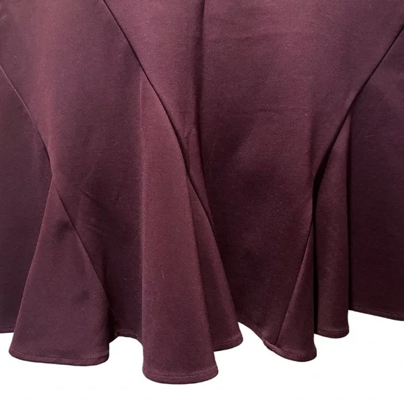 Elegant Burgundy Skirt - Picture 6 of 10